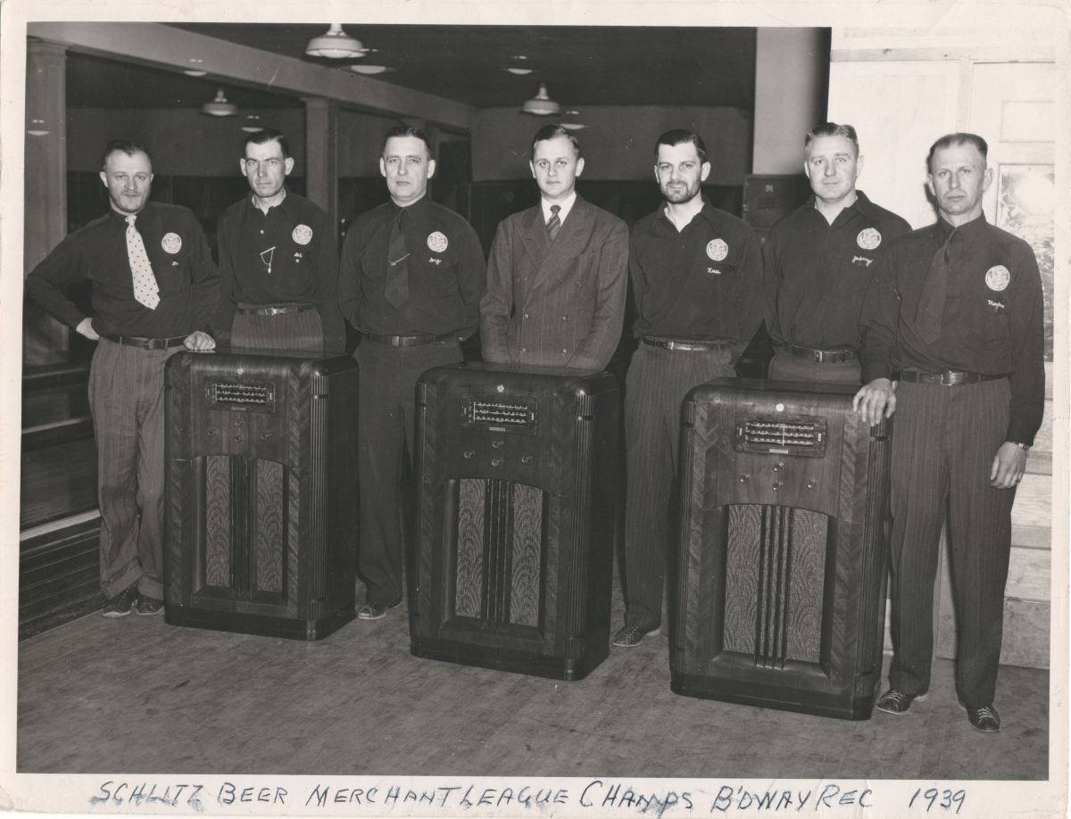 Schlitz Beer Merchants League Champs&nbsp;1939